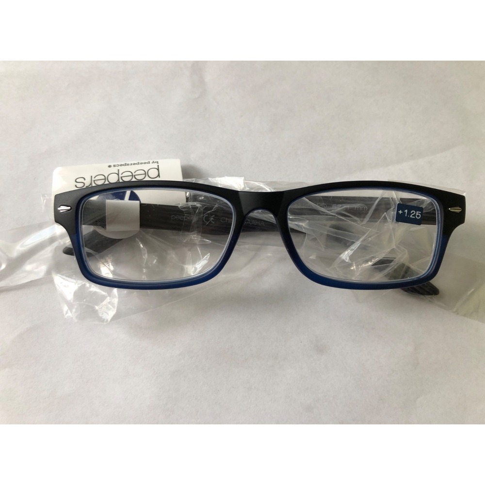 New Peepers Black Blue Page Turner Blue Light Filtering Readers +1.25